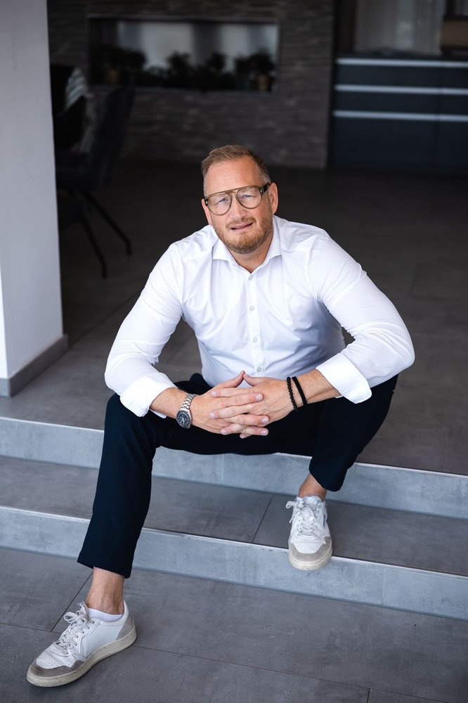 Benjamin Loos, Gründer von B_77